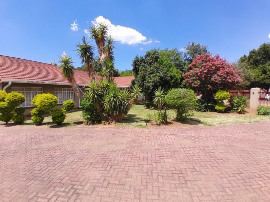 6 Bedroom Property for Sale in Bodorp North West